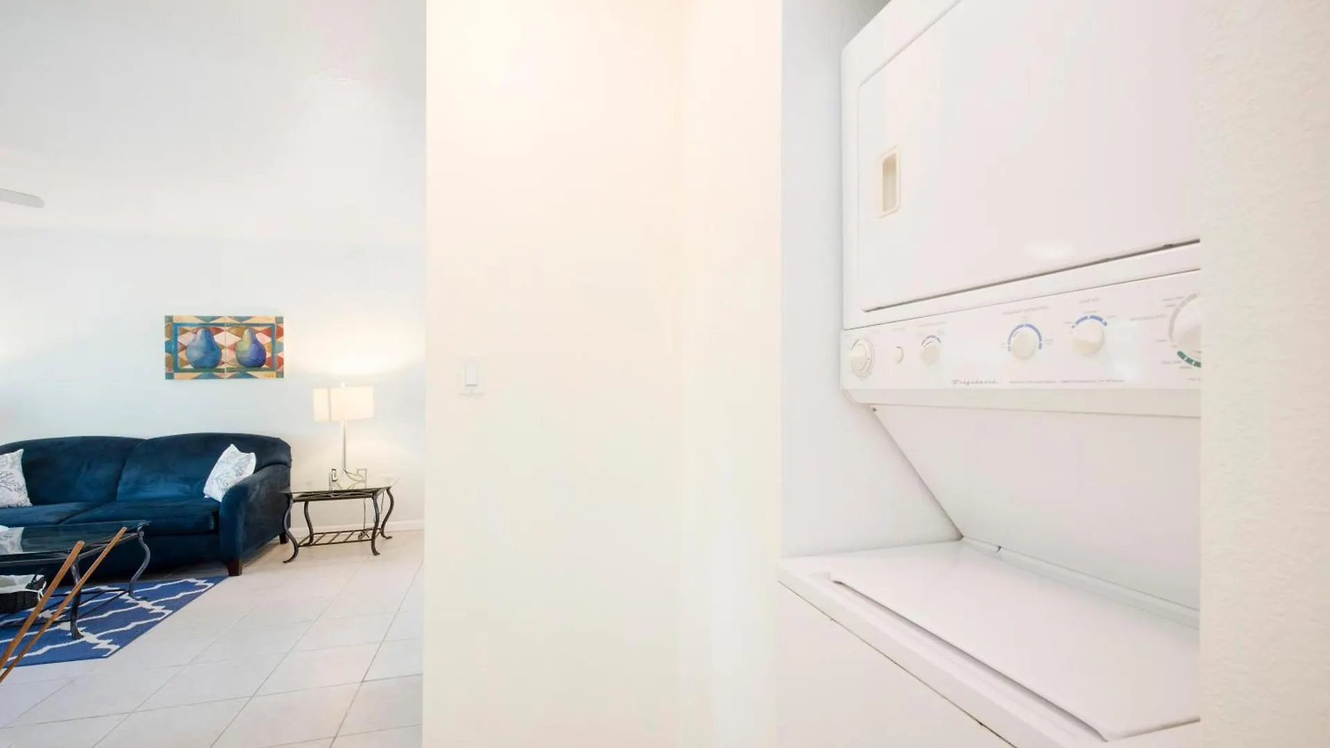 Snug Harbour View Condo #3 George Town Holiday home