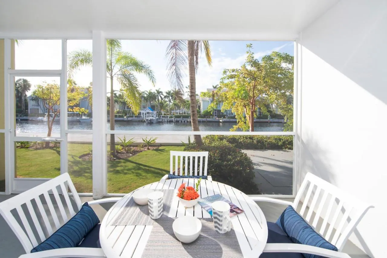 Snug Harbour View Condo #3 George Town Ferienhaus