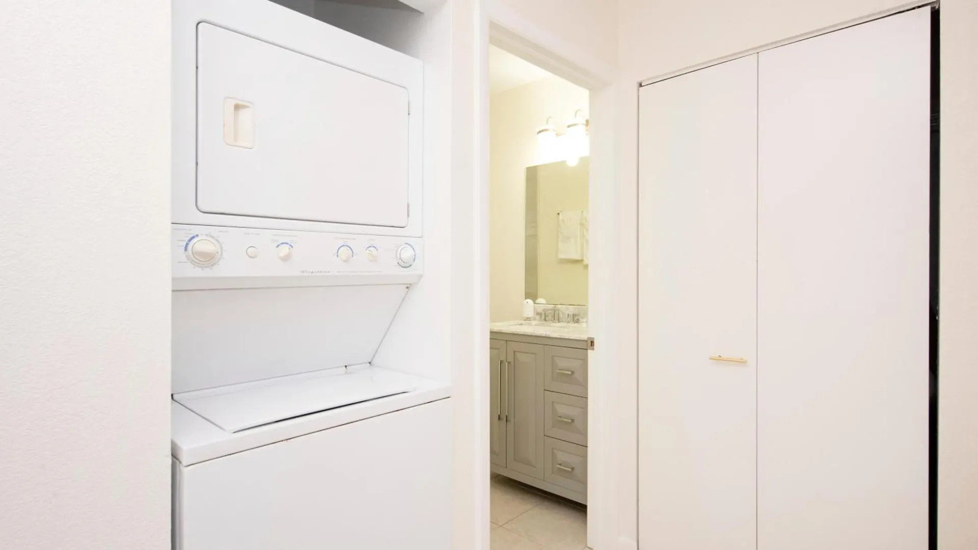 Snug Harbour View Condo #3 George Town
