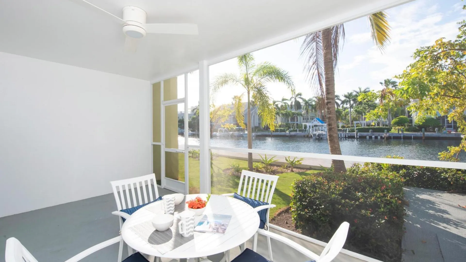 Snug Harbour View Condo #3 George Town Holiday home